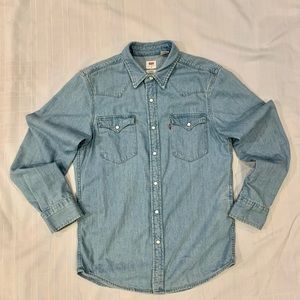 Western Barstow Levi's denim jacket Small
Stone Dark Wash